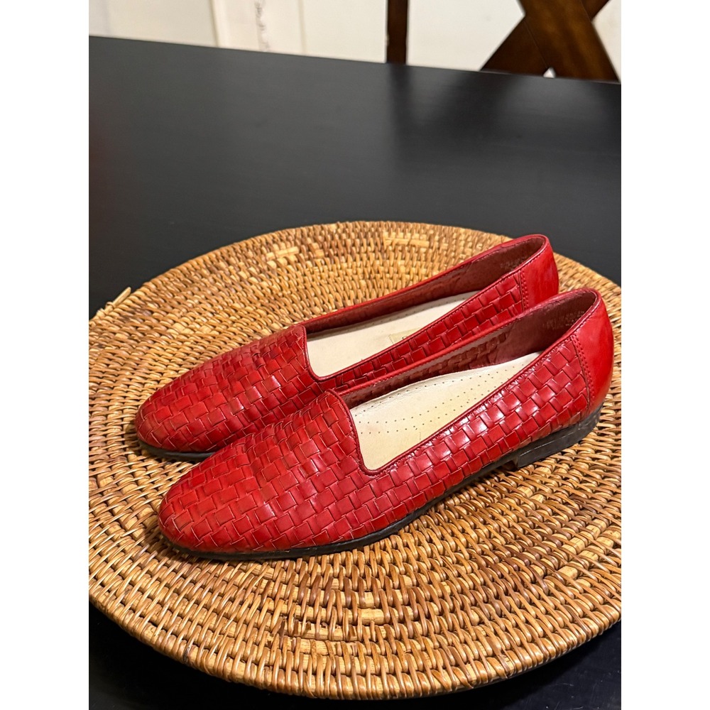 Trotters Liz Red Woven Leather Loafers Flats Womens 8.5 S Slim 51-596